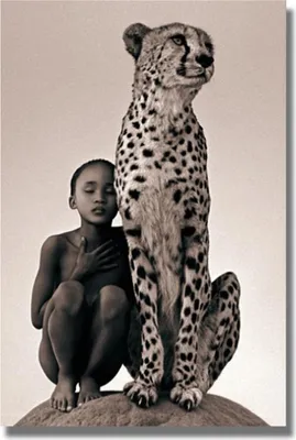 Produktbild von TPFLiving Kunstdruck LW-544 (OHNE RAHMEN) Poster - Leinwand - Wandbild - Hochauflösender Giclée-Druck, langlebig und hochwertig - Junge und Leopard - Größe: 90x130cm