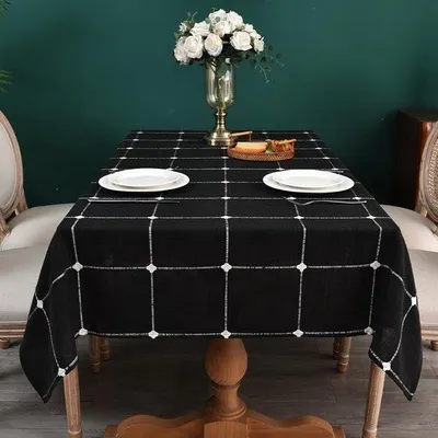 Produktbild von Unyqoos® Tischdecke in Leinenoptik, Schwarz – abwaschbare Baumwoll-Tischdecke 135 x 135 cm, hochdichter Stoff, reiß- & scheuerfest für Alltag & Feier