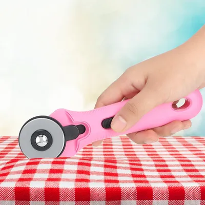 Image de 45mm Round Cutter Knife Cloth Knife Round Hob Fabric Cutter Sewing Accessories (Rose Red)