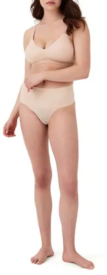 Produktbild von Spanx Damen Undie-tectable Thong UNDERWEAR, Soft Nude, XS