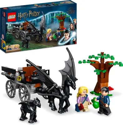 Produktbild von LEGO 76400 Harry Potter Hogwarts Kutsche mit Thestralen, Spielzeug-Set mit Minifiguren, wie Luna Lovegood und Pferde-Figuren, Idee für Geschenk