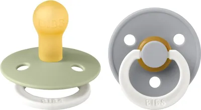 Produktbild von BIBS Colour Symmetrical Glow Schnuller 2er-Pack, BPA-frei. Leuchtet im Dunkeln, Symmetrischer Nippel. Naturkautschuk / Latex, Hergestellt in Dänemark. Größe 2 (6-18 Monate), Sage Glow / Cloud Glow