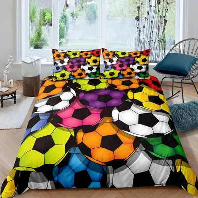 Obrázok produktu pre Sada posteľnej bielizne 200x200 cm, motív futbal, 3D potlač, mikrovlákno, viacfarebná, 3-dielna (1 obliečka na prikrývku a 2 obliečky na vankúše)