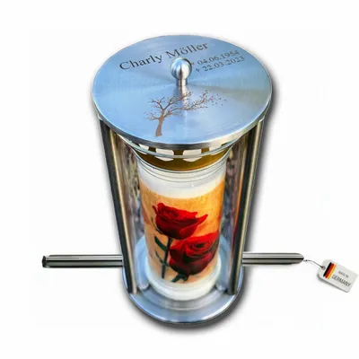 Produktbild von Grablaterne Personalisiert aus Edelstahl inkl. 7 Tage Kerze für Friedhof – Wetterfeste Grablampe, Grablicht, Grableuchte, Outdoor, Grabschmuck