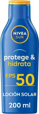 Produktbild von SUN PROTECTS & MOISTURIZES Lotion SPF50+ 200 ml