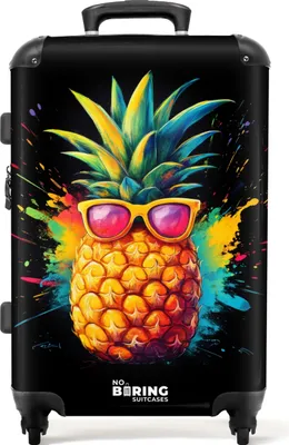 Produktbild von NoBoringSuitcases.com® Großer Koffer - Sommerananas mit Sonnenbrille - Kombinationsschloss TSA - Hartschalen Trolley 4 Rollen - 72 liter - Reisekoffer - 66 cmKoffer Mittelgroß 67x43x25 cm, 72L,