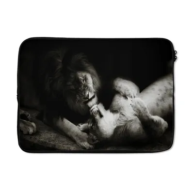 Produktbild von MuchoWow® Laptop Hülle 14 ZollLöwe - Schwarz - Weiß Laptoptasche - Laptoptasche - Stoßsicher - Schutzhaube