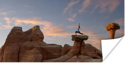 Produktbild von MuchoWow® Poster Jemand macht Yoga auf einem Felsen 160x80 cm - Foto Poster