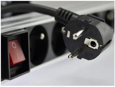 Obrázek produktu pro Napájecí lišta do racku NEKU 22.5001 19" panel 1U, 8 zásuvek, vypínač, 1,8m