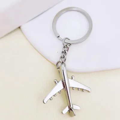 Produktbild von CHPN – Flugzeug-Schlüsselanhänger – Flugzeug-Schlüsselanhänger – Pilot – Geschenk – Flugzeugliebhaber – Reisefanatiker – Flugzeug-Spotter – silberfarben