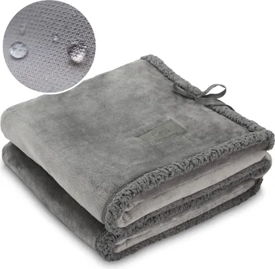 Produktbild von KaraLuna wasserdichte Hundedecke 70x100 cm I Waschbar I Haustierdecke für unterwegs Auto, Sofa oder Couch I Outdoor Decke Hund Ruhedecke tragbar