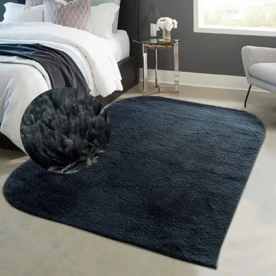 Image de Joli tapis uni tout doux – noir – dimensions : 160 x 230 cm