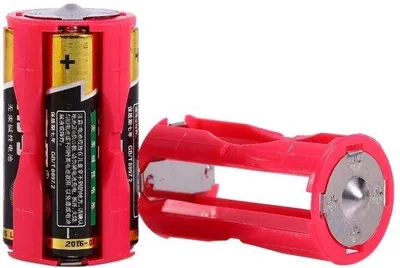 Immagine prodotto di Adattatore per batterie AA a connettore C - Soluzione portatile, colore rosso - Confezione da 4 pezzi - Ideale per televisori e dispositivi audio - Per uso domestico