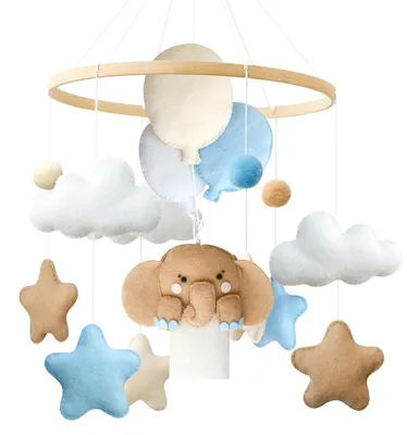 Productafbeelding van Baby mobiel met vilten figuren: olifant, luchtballon, sterren, wolken, houten bedmobiel