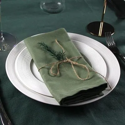 Produktbild von Stoffservietten aus 70% Baumwolle und 30% Rayon, 12 Stück, 43 x 43 cm