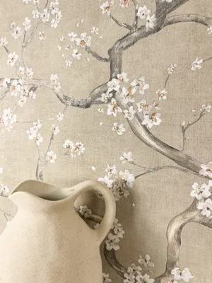 Produktbild von NEWROOM Tapete Beige Vliestapete Kirschblüten - Mustertapete Floral Grau Metallic Blumen Zweige Blumentapete Romantisch Blüten
