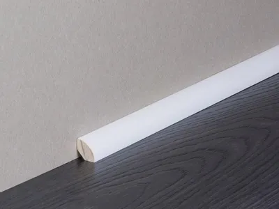 Produktbild von PROFI | 2,40 m | Weiß Sockelleiste Viertelstab, RAL9010 lackiert Nadelholzkern, foliert mit Cliptechnik, beanspruchbar, natürlicher Look, hohe Oberflächenqualität