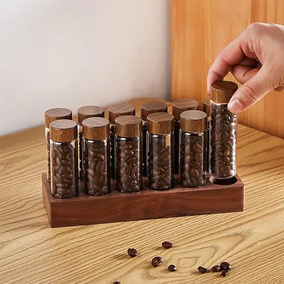 Image de Doseur individuel pour grains de café - 12 tubes, récipient polyvalent portable avec présentoir et entonnoir en bois de noyer, capacité 2 oz