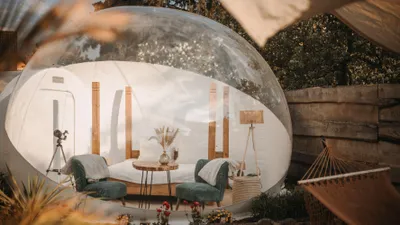 Produktbild von Jochen Schweizer Bubble Hotel Zehdenick für 2 (2 Nächte) - Oase Fulidhoo; Erlebnis verschenken oder selbst erleben;  Gutschein gültig für 2 Personen