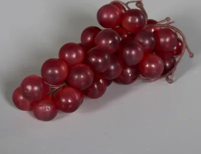 Produktbild von künstliche Weintrauben rot L. 17cm DPI künstliches Obst