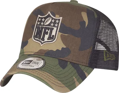 Produktbild von New Era Adjustable Trucker Cap - NFL Shield wood camo