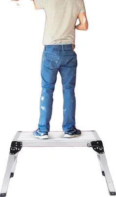 Image de Échelle pliante à plate-forme, alliage d'aluminium, capacité de charge de 150 kg, dimensions : 152 x 63,5 x 76 cm, dimensions pliée : 76 x 63,5 x 12,7 cm, surface antidérapante