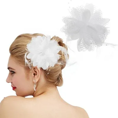 Produktbild von Weiße Blumen Haarspange mit Federn für Frauen