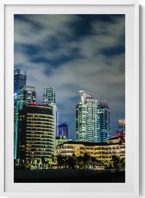 Produktbild von Großstadt bei Nacht– Wandbild mit Rahmen – Gerahmtes Bild  – Wanddekoration – 70x100 cm –  Weiß Rahmen