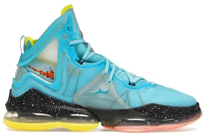 Produktbild von Nike LeBron 19 Christmas - EU 45.5