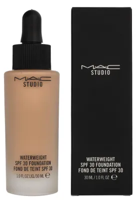 Zdjęcie produktu dla NW18 MAC Studio Waterweight Foundation SPF30