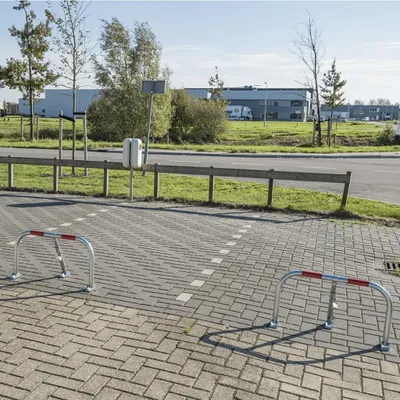 Zdjęcie produktu dla Szlaban parkingowy z zamkiem