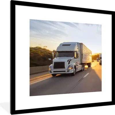 Produktbild von MuchoWow® Gerahmtes Poster Lkw - Straße - Sonnenuntergang 40x40 cm - Poster mit Schwarzem Bilderrahmen Wandposter Rahmen Foto Bilder - Poster - Plakat im Rahmen