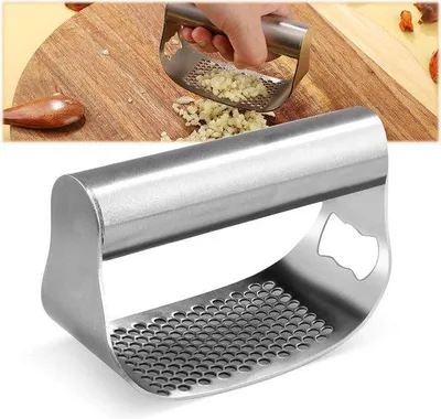 Immagine prodotto di Schiaccia-aglio in acciaio inossidabile con impugnatura ergonomica – Utensile da cucina