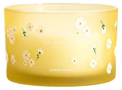 Produktbild von HOMLA Duftkerze IN FLOWER Maiglöckchen 270 g