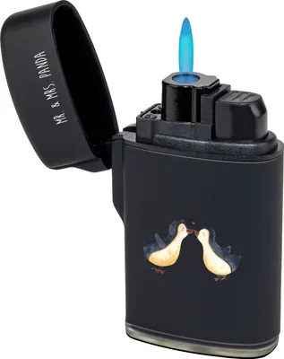 Produktbild von Mr. & Mrs. Panda sturmfeuerzeug Pinguin Liebe - Schwarz - Geschenk, zigarettenanzünder, anzünder, Feuerzeuge, Vertraut, Hochzeitstag, Feuerzeug, Freundin, Pärchen