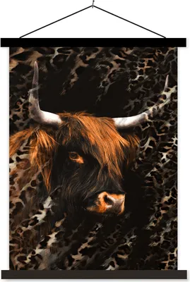 Produktbild von MuchoWow® Textilposter Schottisches Hochlandrind - Pantherdruck - Kuh 60x80 cm mit schwarzem Rahmen - Plakathalter