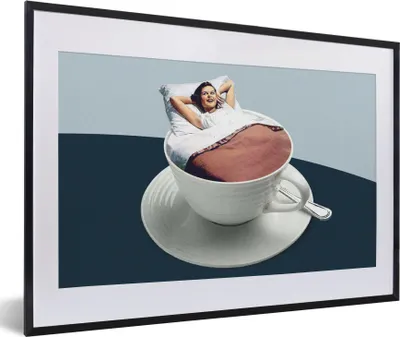 Produktbild von MuchoWow® Gerahmtes Poster Frau - Kaffee - Jahrgang 60x40 cm - Poster mit Schwarzem Bilderrahmen Wandposter Rahmen Foto Bilder - Schlafzimmer - Plakat in Rahmen - Drucken