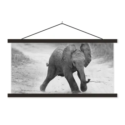 Produktbild von MuchoWow® Textilposter Elefant - Baby - Tiere - Kröte - Schwarz und weiß 90x45 cm mit schwarzem Rahmen - Klemmleisten