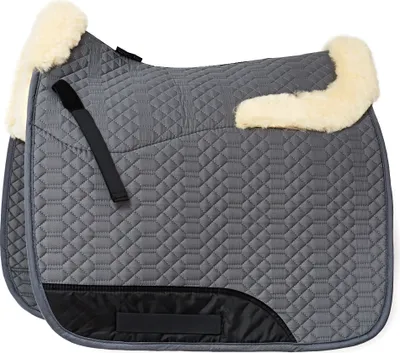 Immagine prodotto di Engel Reitsport - Coprisella in pelle di agnello SCHABRA4 - Bordi in pelle davanti e dietro - Pelle nella posizione della sella D (dressage) - Grigio/Med.