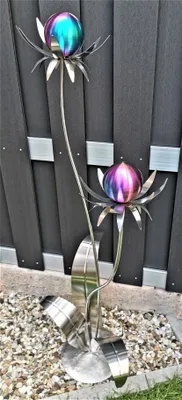 Produktbild von Skulptur Blume Milano Edelstahl 120 cm mit Kugel Edelstahl rainbow matt gebürstet mit Standfuß Dekoration Gartendeko