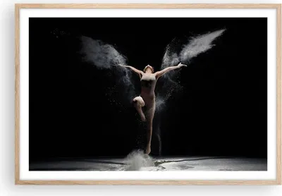 Produktbild von Gerahmtes Poster - Rahmen in heller Eiche - Fotografie Tanz Flügel - 91,5x61 cm - Wand Bild - Wanddeko - Wandbilder - Wandposter - Bilderrahmen - Bilder - Kunstdruck - Wandbild - P2NAA91x61-4306