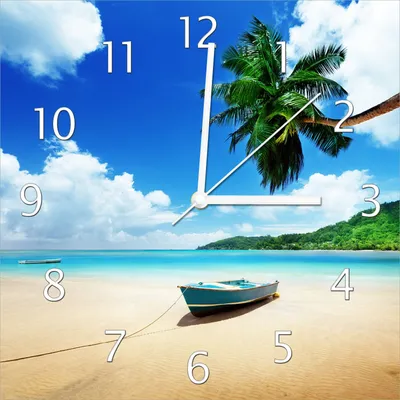 Produktbild von Wallario Design Wanduhr Urlaub am Palmenstrand unter Palmen mit Fischerboot aus Echtglas, Größe 30 x 30 cm