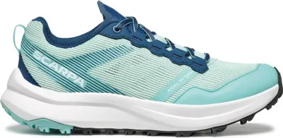 Trailrunning-Schuhe für Kinder in Türkis von Scarpa; Modell SP-Y; mit atmungsaktivem Obermaterial und rutschfester Sohle.