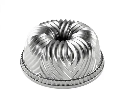 Image de Nordic Ware Bavaria Bundt Noir moule turban ø 23 cm / 2,4 litres
