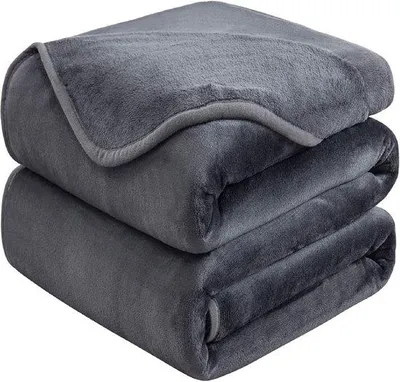 Zdjęcie produktu dla Unyqoos® Kołdra polarowa 220 x 240 cm – gruba, dwustronna kołdra, miękka i ciepła, w ciemnoszarym kolorze, idealna jako narzuta na łóżko lub sofę, przeznaczona dla podwójnego łóżka