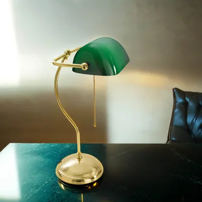 Produktbild von Schreibtischlampe Messing massiv Glas in Grün mit Zugschalter Tischleuchte Bankerlampe