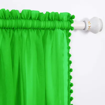 Semitransparente Vorhänge mit Pompons, 2er-Pack, 101,6x213 cm, Grün