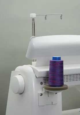 Immagine prodotto di Supporto per filo supplementare Juki per spoline grandi per la serie HZL DX
