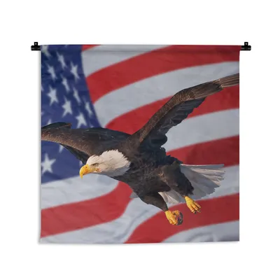 Produktbild von MuchoWow® Wandteppich Wandbehang Amerikanischer Weißkopfseeadler vor der amerikanischen Flagge 120x120 cm Tapisserie Dekoration Wandtuch - Modern - Baumwollgewebe