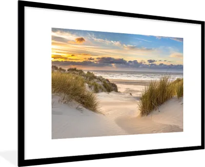 Produktbild von MuchoWow® Gerahmtes Poster Strand - Düne - Gras - Sonnenuntergang - Meer 90x60 cm - Poster mit Schwarzem Bilderrahmen Wandposter Rahmen Foto Bilder - Wanddekoration - Fotos